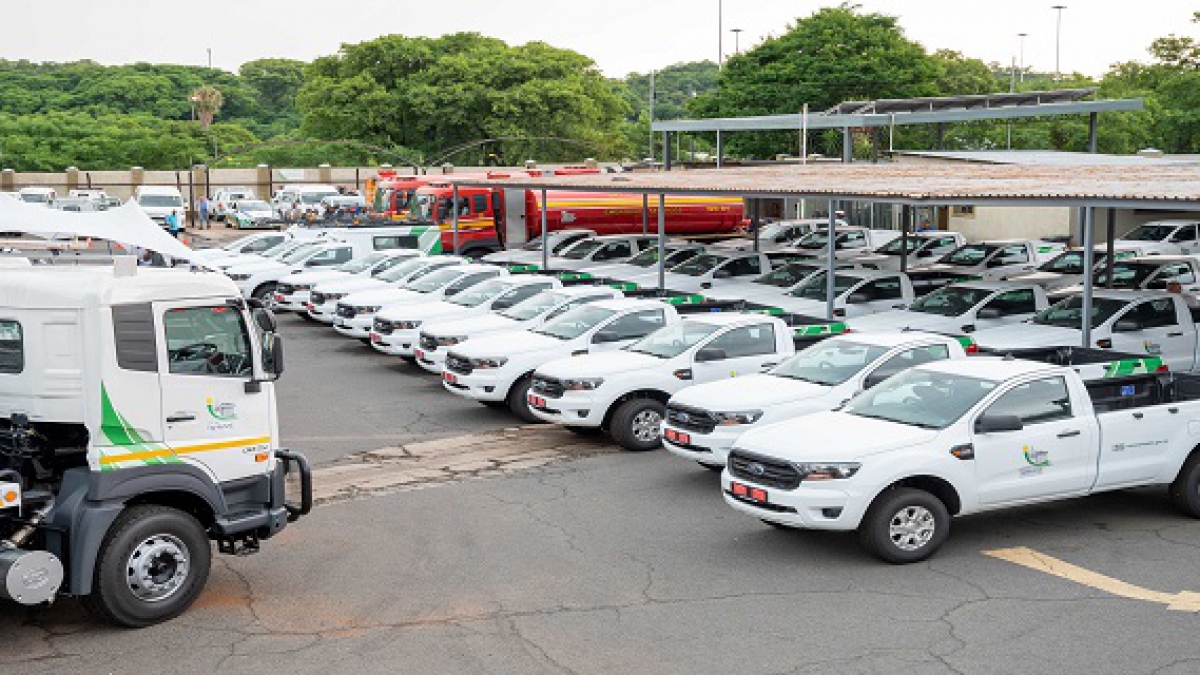 Executive Mayor handover of fleet vehicles